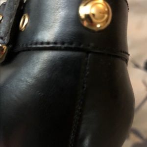 Guess slightly worn size 9 leather shoes, in box